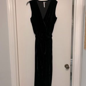 🤗Jet black V neck Jumpsuit